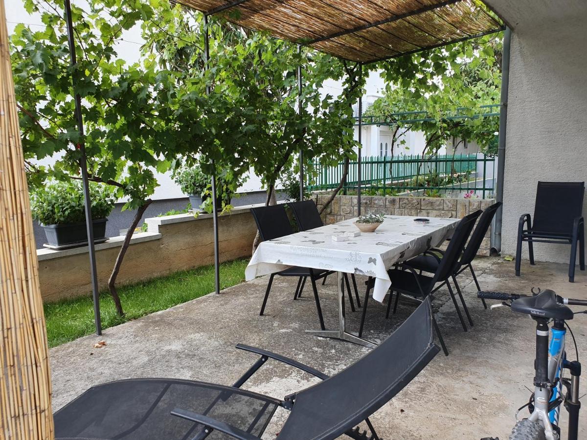 Gulin Apartments Vodice Exterior photo