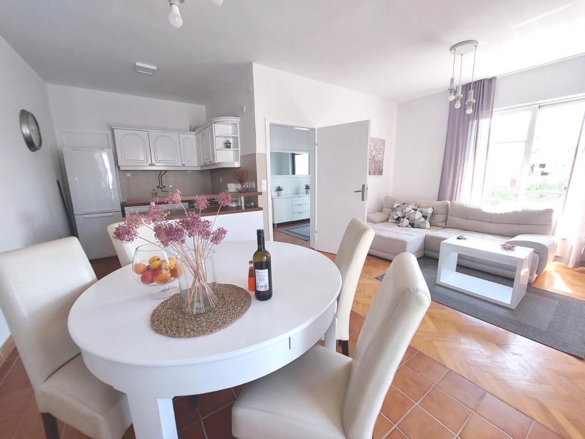 Gulin Apartments Vodice Exterior photo